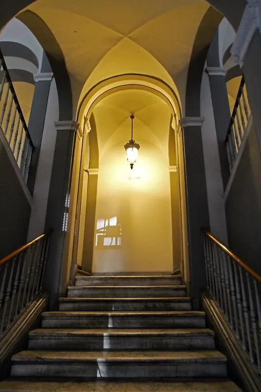 Casa Dante - Historic Apartment In The Perfect Naples Location