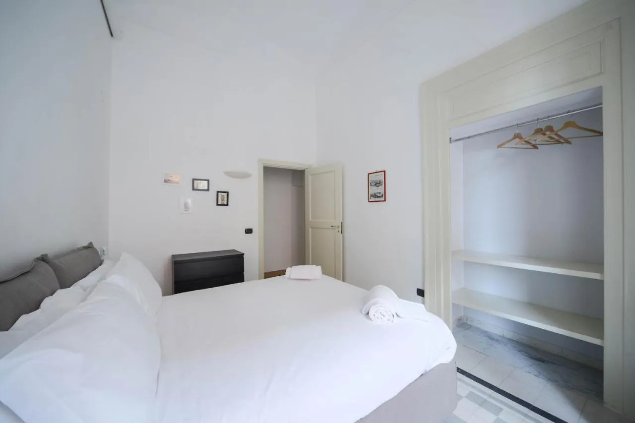 Casa Dante - Historic Apartment In The Perfect Naples Location 0*,